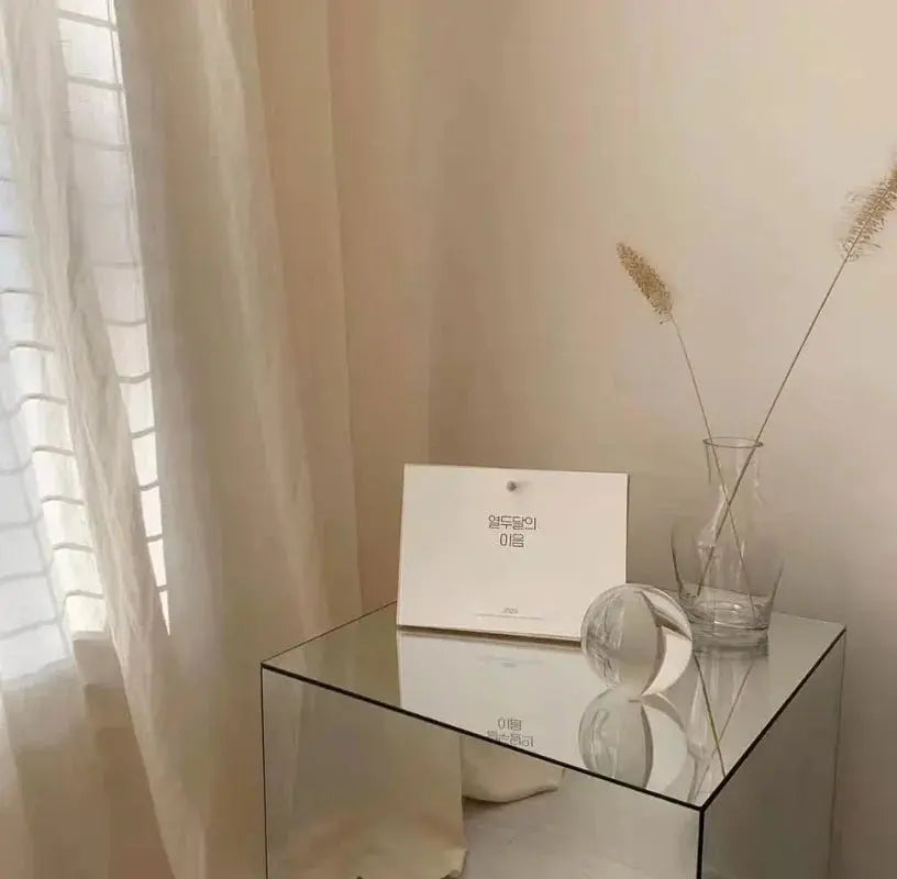 Reflective Square Table - AWOLUS