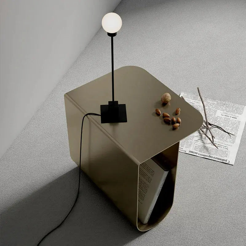Urban Vintage Table - AWOLUS